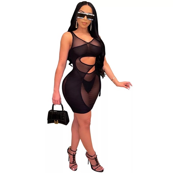 Red or Black Dress - Picture 1 of 3